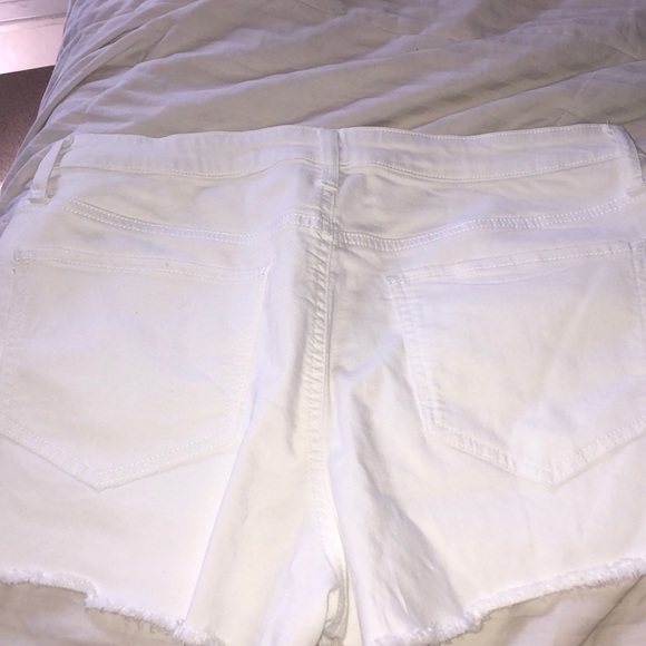 White denim shorts - Picture 4 of 4